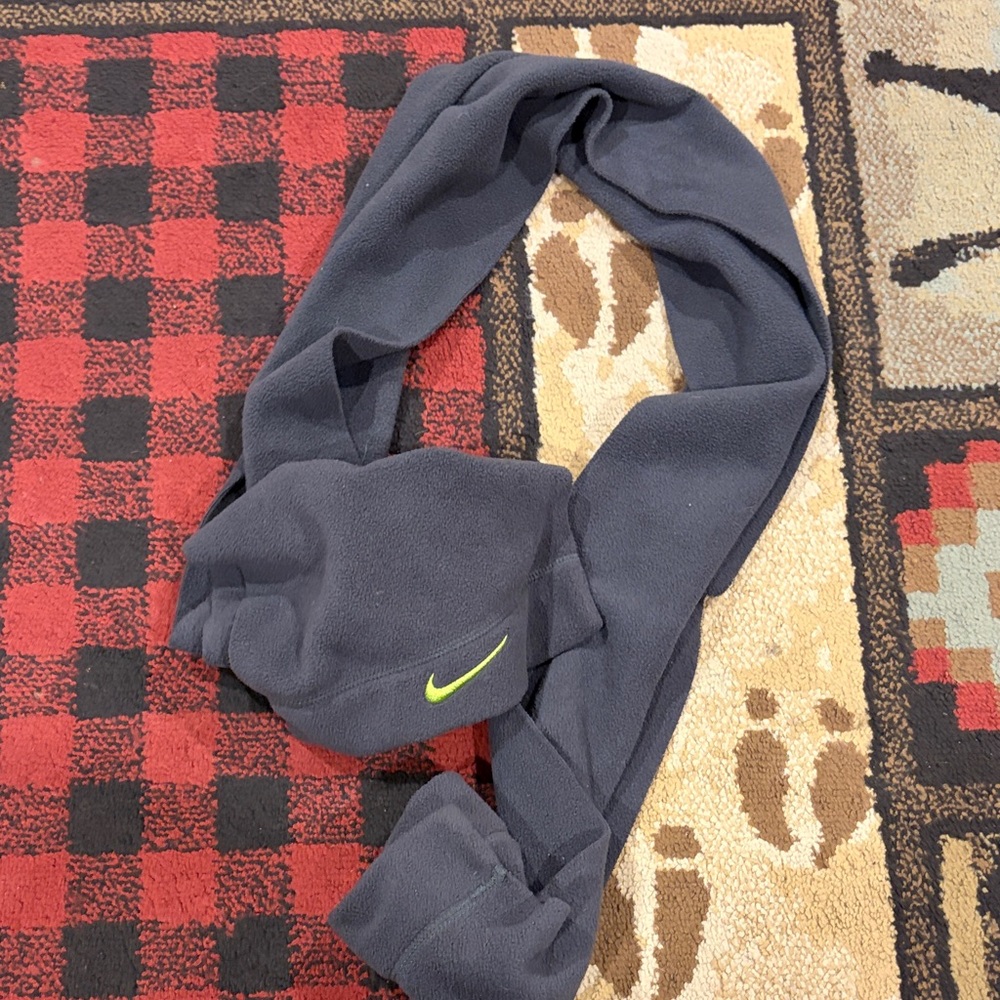 Nike fleece scarf
